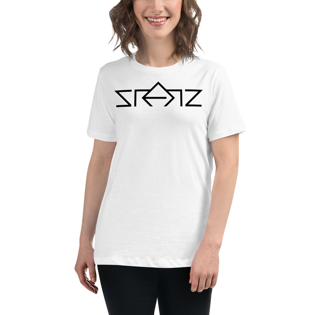 SRARZ Signature Relaxed T-Shirt – Weiss – Damenmodel – Vorderansicht