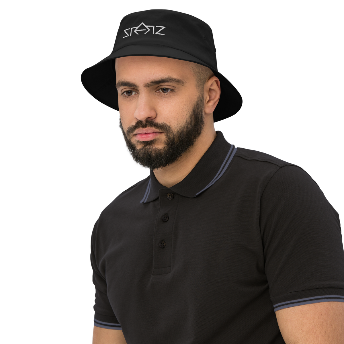 SRARZ Signature Bucket Hat – Schwarz – Herrenmodell Vorderansicht