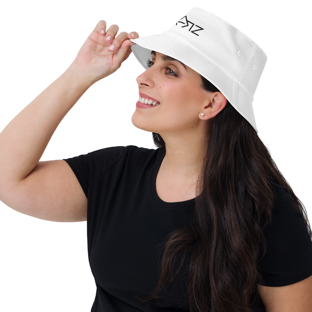 SRARZ Signature Bucket Hat – Weiss – Damenmodell Seitenansicht