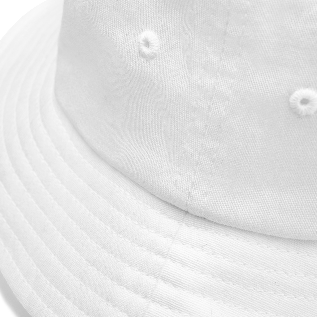 SRARZ Signature Bucket Hat – Weiss – Stickdetail