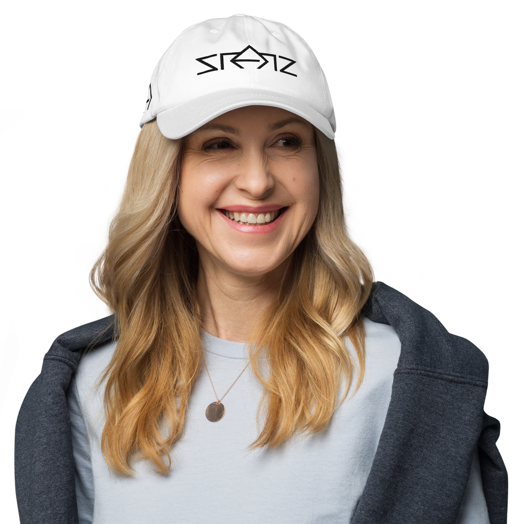 SRARZ Signature Cap – Weiss – Damenmodell Vorderansicht
