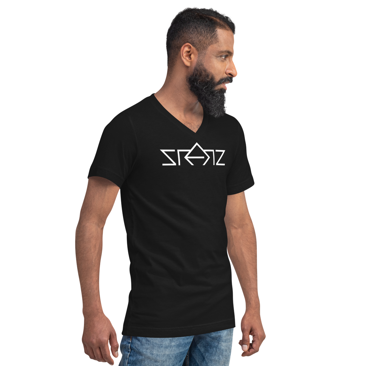 SRARZ Signature V-Neck T-Shirt – Schwarz – Herrenmodell 1 schräge Vorderansicht